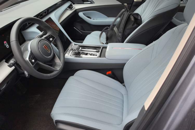 Used Hongqi H5 PHEV 2025 170 Super Hybrid Version Left Front Seat