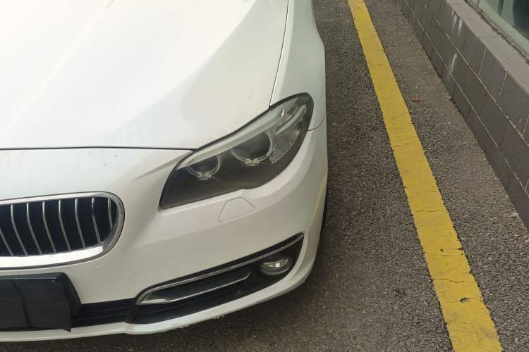 Used BMW 5 Series 2014 525Li Leading Model
