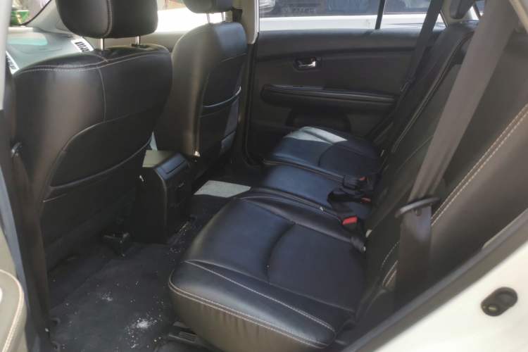 Used BYD S6 2014 2.0L Manual Luxury 5-Seater
