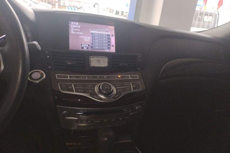 Used Infiniti Q70 2015 Q70L 2.5L Enjoyment Edition Audio And AC Panel