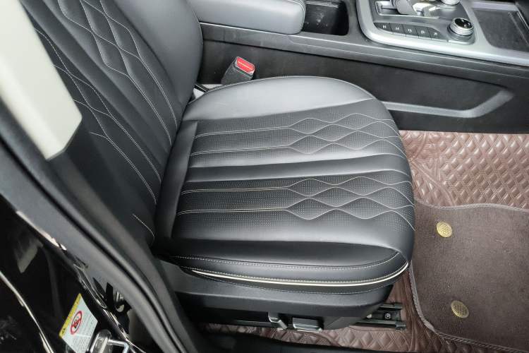 Used Tank 300 2021 Off-Road Edition 2.0T Challenger Right Front Seat