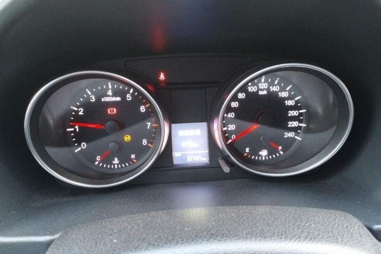 Used Haval M6 2019 1.5T Manual Two-Wheel Drive Urban Version China VI Standard Instrument Cluster