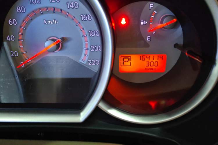 Used Nissan Tiida Sedan 2008 1.6L Automatic Fashion Edition Odometer Close Up