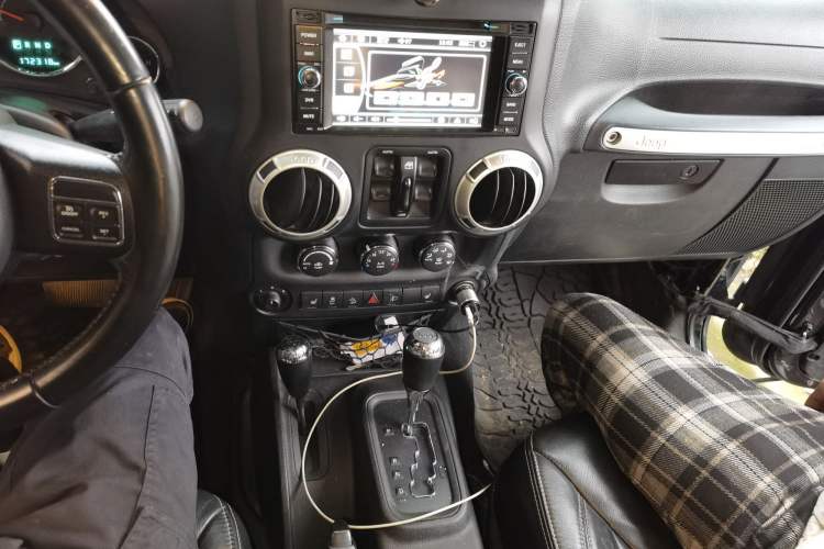 Used Jeep Wrangler 2017 3.0L Sahara Four-Door Comfort Edition
