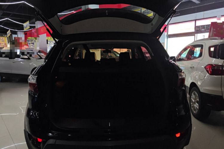 Used JMC Yusheng S330 2016 1.5L GTDi Automatic Two-Wheel Drive Flagship Edition Trunk