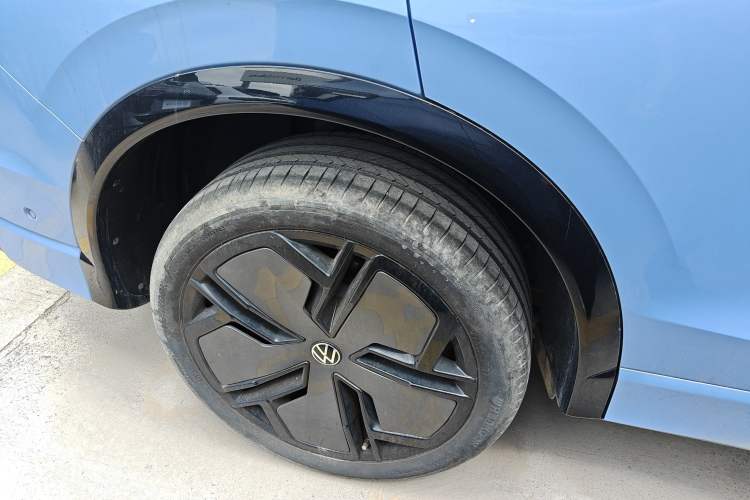 Used Volkswagen Tiguan L 2024 PRO 380TSI Four-Wheel Drive R-Line Prestige Edition Right Rear Wheel Hub