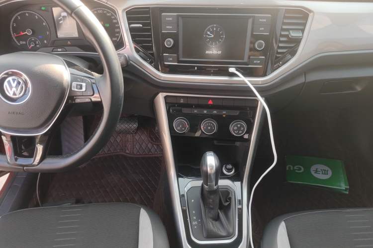 Used Volkswagen T-ROC 2019 230TSI DSG Two-Wheel-Drive Advanced Version China VI Standard
