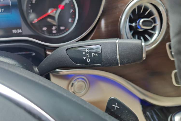 Used Mercedes-Benz V-Class 2022 V 260 Avantgarde Edition
