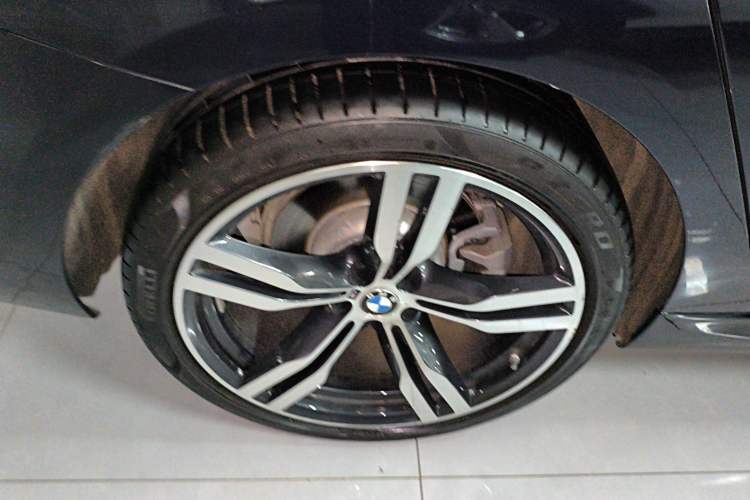 Used BMW 6 Series GT 2022 630i M Sport Package Right Rear Wheel Hub