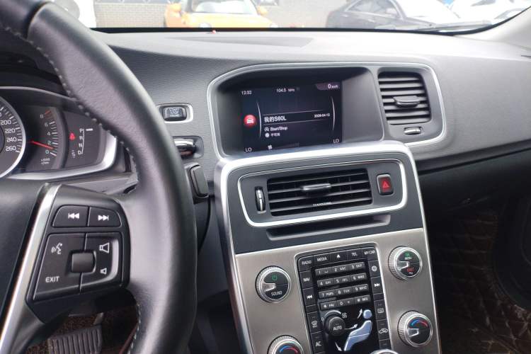 Used Volvo S60 2018 S60L T3 Smart Upgrade Edition Audio And AC Panel