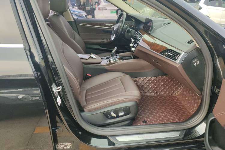 Used BMW 5 Series 2019 525Li Luxury Package