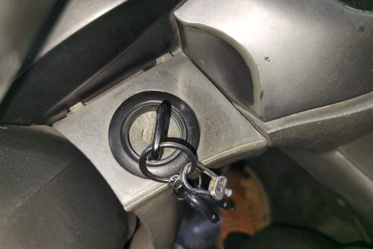 Used Jinbei Hiace 2011 2.0L 5th Generation Kuaiyunwang Standard Version 4G19 Vehicle Key