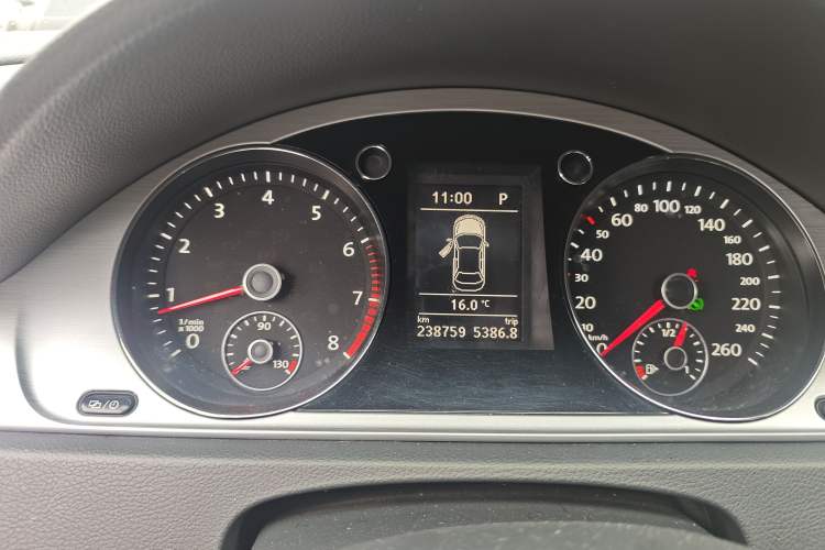 Used Volkswagen Magotan 2013 1.8TSI Premier Model Instrument Cluster