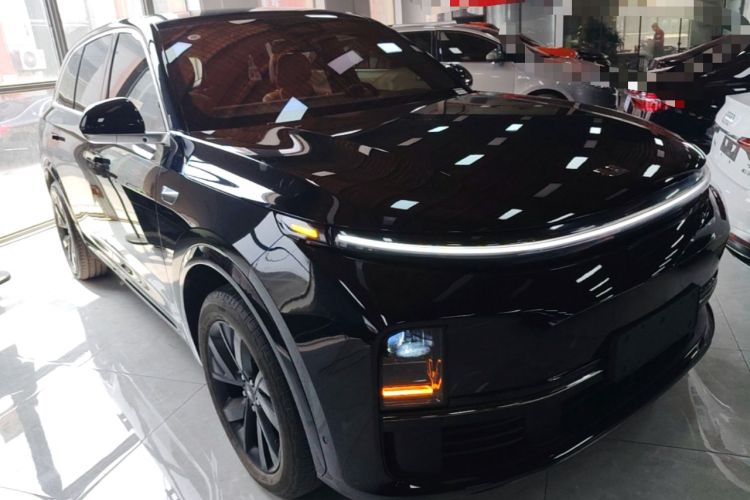 Used Li Auto L7 2023 Air model Front Right 45 Deg