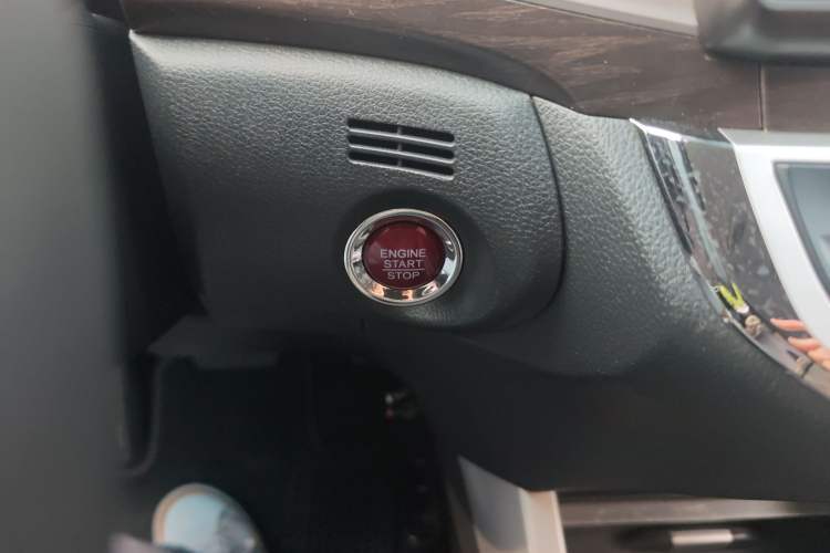 Used Honda Jade 2014 1.8L Automatic Comfort Elite Version 5 Seats Vehicle Key