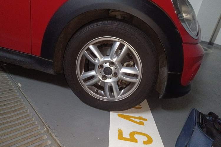 Used MINI 2012 1.6L ONE Baker Street Right Front Wheel Hub