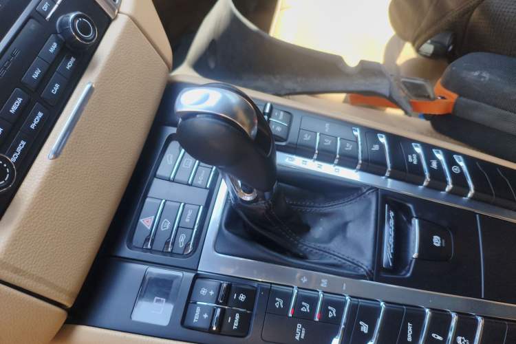 Used Porsche Macan 2017 Macan 2.0T Gear Lever