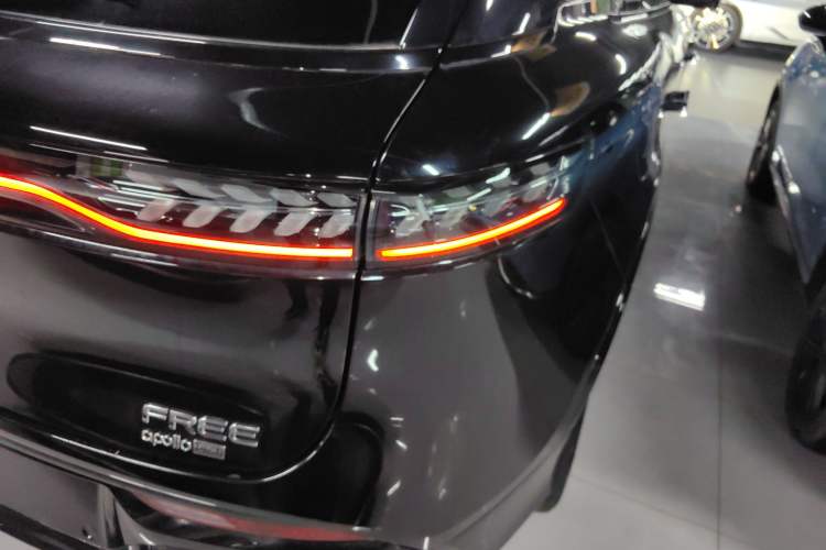 Used VOYAH FREE 2025 318 259 km All-Wheel-Drive Exploration Edition
