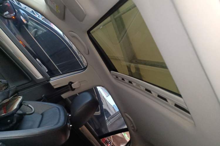 Used Volkswagen Bora 2014 1.6L Automatic Comfort Model Headliner