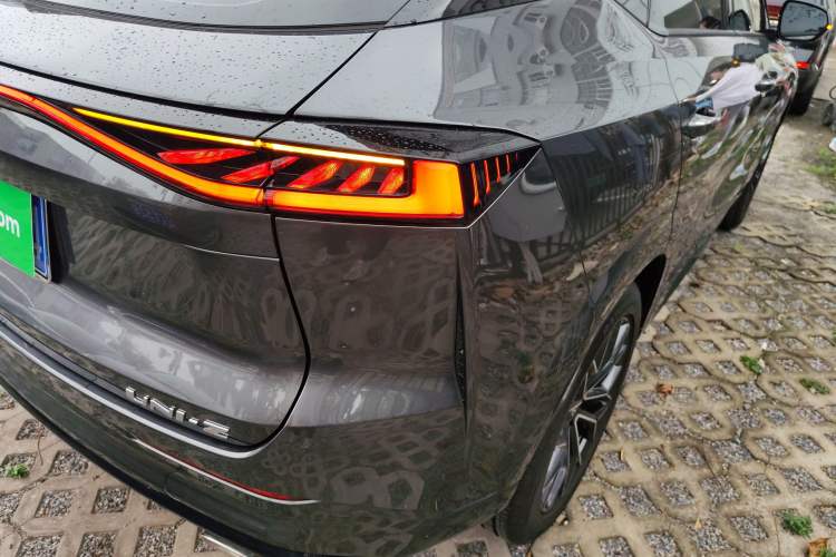 Used CHANGAN UNI-Z 2025 1.5T Premium Edition Exterior 3