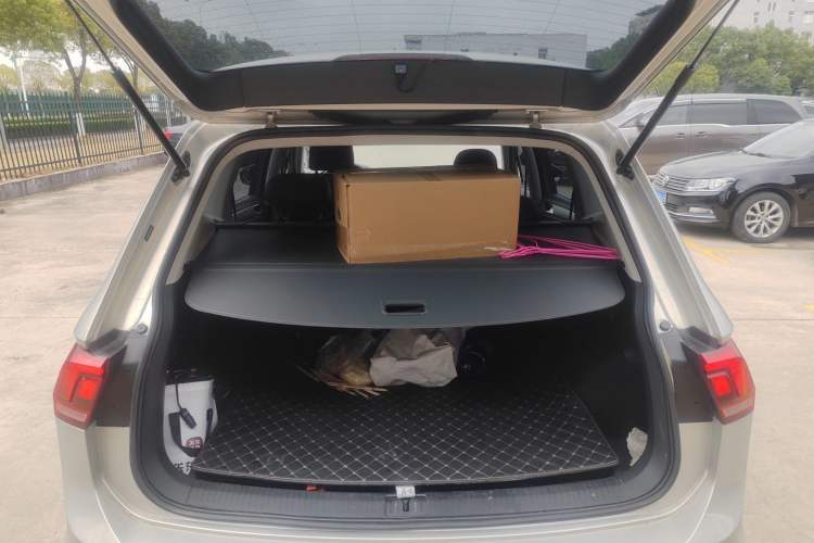 Used Volkswagen Tiguan L 2017 330TSI Automatic Two-Wheel Drive Luxury Edition
