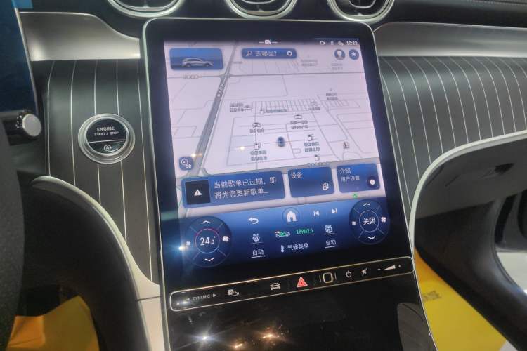 Used Mercedes-Benz GLC 2023 Facelift GLC 260 L 4MATIC Luxury Version 5 Seats Audio And AC Panel