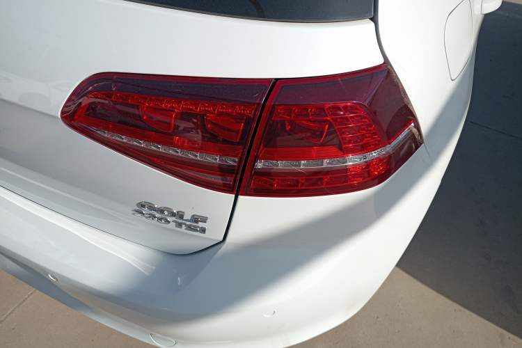 Used Volkswagen Golf 2017 230TSI Automatic Comfort Edition – Celebrating Milestone of One Million Units
