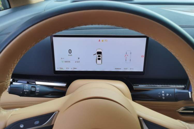 Used VOYAH Dream 2025 PHEV Four-Wheel-Drive Flagship Kunpeng Edition