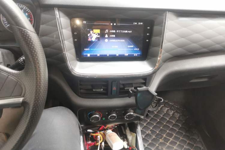 Used Jinbei Gold Hiace 2021 1.5L Passenger Van Travel Lion 7-Seater
