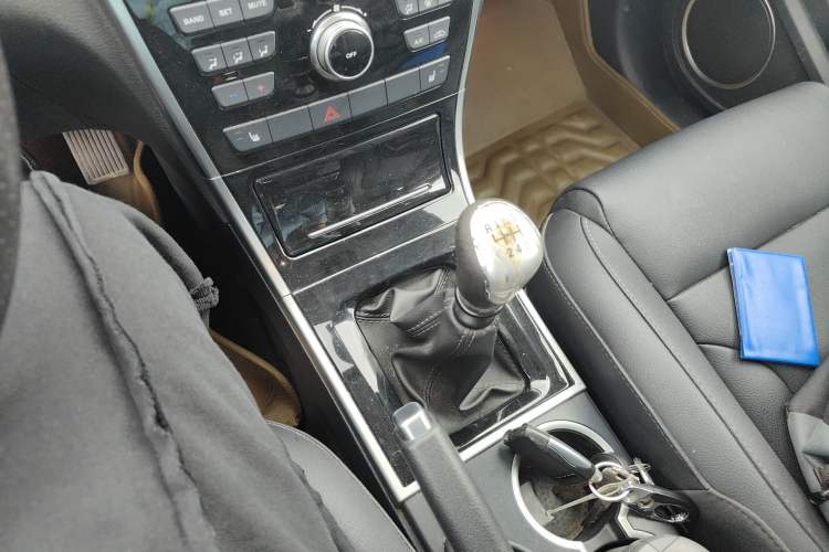 Used Haval H2 2014 1.5T Manual Two-Wheel Drive Elite Edition Gear Lever
