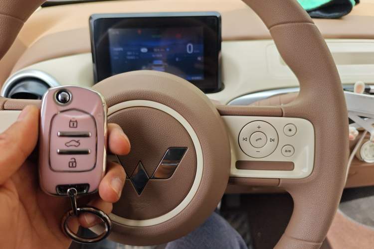 Used Wuling Hongguang MINIEV 2025 Four-Door Version Advanced Edition
