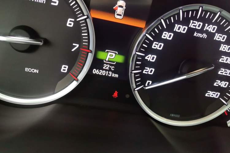 Used Acura TLX-L 2018 2.4L Comfort Edition Odometer Close Up