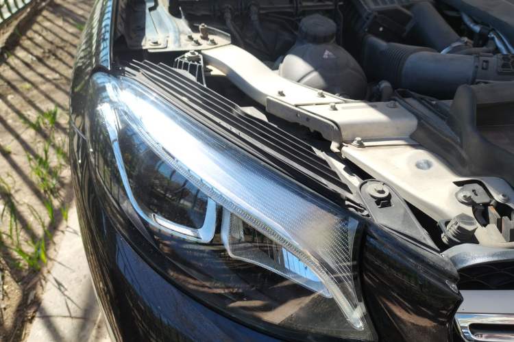 Used Mercedes-Benz GLC 2017 GLC 260 4MATIC Luxury Model Right Front Headlight