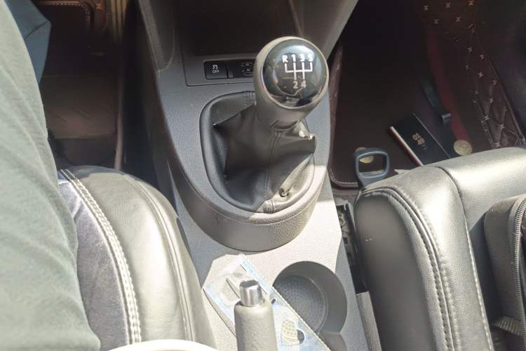 Used Volkswagen Touran  Gear Lever