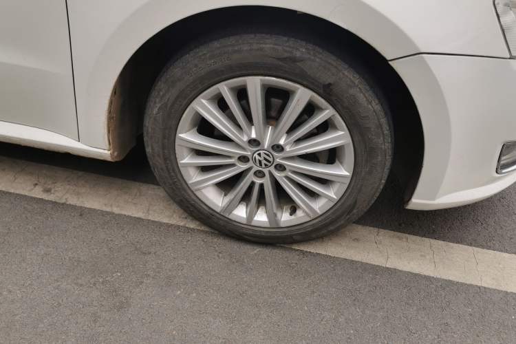 Used Volkswagen Gran Lavida 2013 1.6L Automatic Comfort Model
