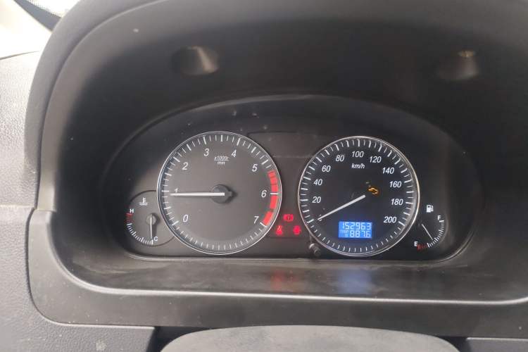 Used BAIC Weiwang M20 2014 1.5L Basic Version DAM15DL Instrument Cluster