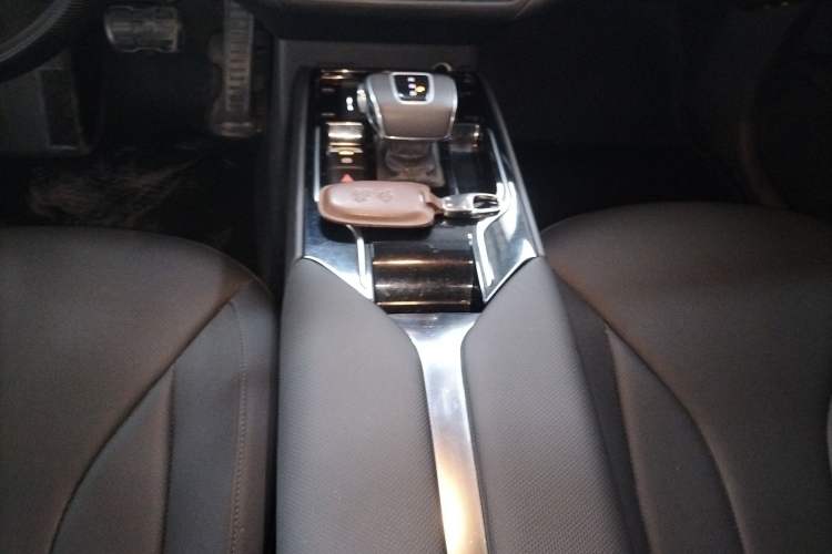 Used Hongqi E-QM5 2022 431 km Charge & Enjoy Edition Gear Lever