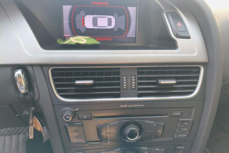 Used Audi A4L 2012 2.0 TFSI automatic standard version
