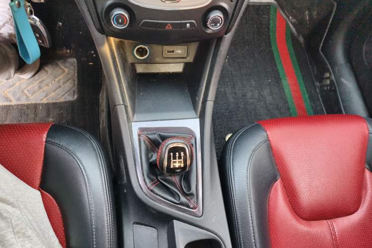 Used Chery Arrizo 5 2017 1.5L Manual Luxury Edition Gear Lever