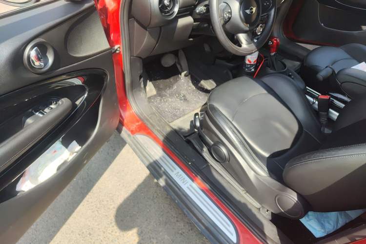 Used MINI Paceman 2014 1.6L COOPER Driver Seat