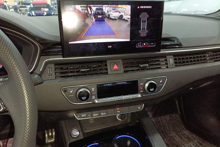 Used Audi A4L 2024 40 TFSI Luxury Dynamic Edition Audio And AC Panel