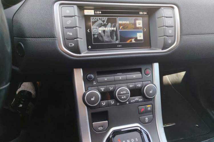 Used Land Rover Range Evoque 2016 2.0T SE Smart Glow Edition Audio And AC Panel