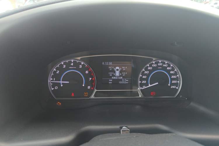 Used JMC Transit 2021 2.8T Space King Standard Version Short Wheelbase Mid-Height Roof 6-Seater Diesel Euro VI JX493