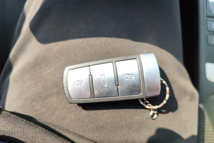 Used Volkswagen Magotan 2013 1.8TSI Luxury Model Vehicle Key