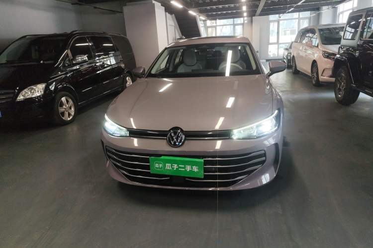 Used Volkswagen Passat 2025 Pro 380TSI Dragon Glory Edition Front