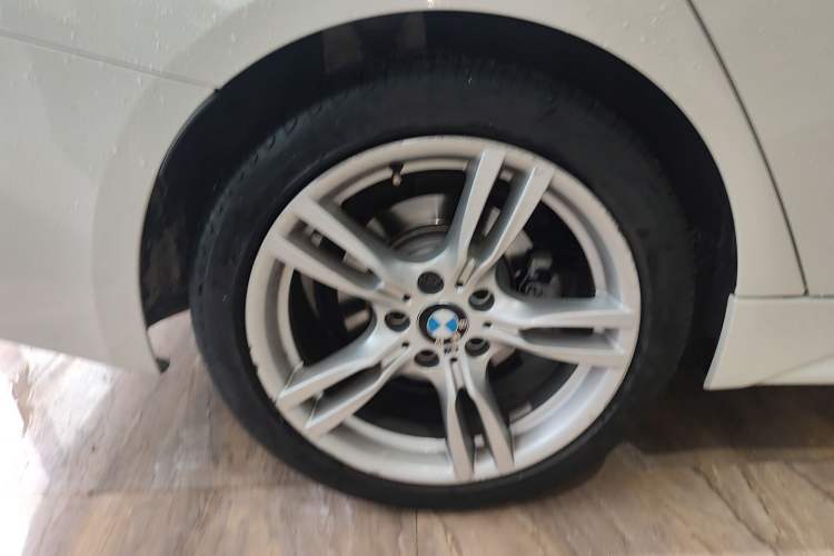 Used BMW 3 Series 2018 320i M Sport Package Right Rear Wheel Hub
