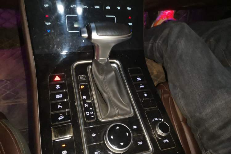 Used Dongfeng Fengon ix7 2020 2.0 TGDI Automatic All-Wheel-Drive ZhenTu Edition
