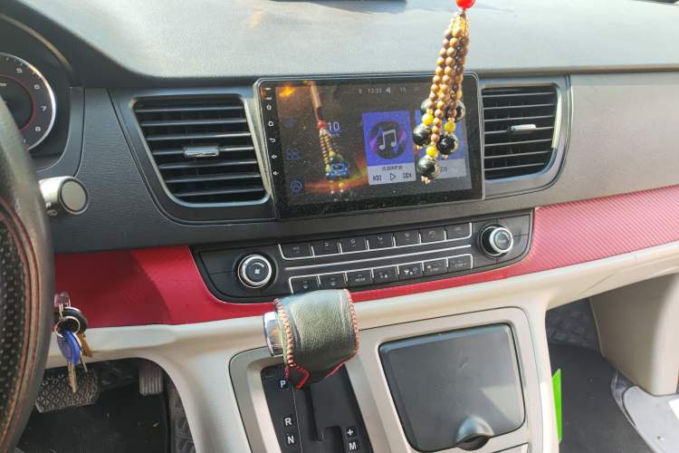 Used SAIC MAXUS G10 2014 2.0T Automatic Elite Edition
