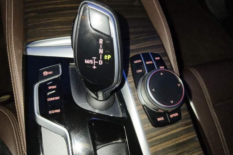 Used BMW 5 Series 2018 Facelifted 530Li xDrive Luxury Package
