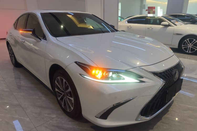 Used Lexus ES 2023 200 Excellence Edition